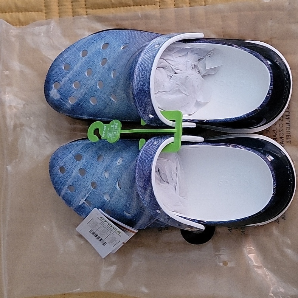 Classic Mega Crush Crocs